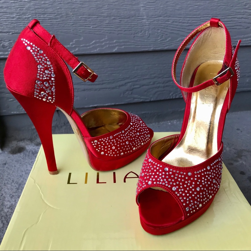 Sexy Red Satin Platform Heel Pumps with Rinestones